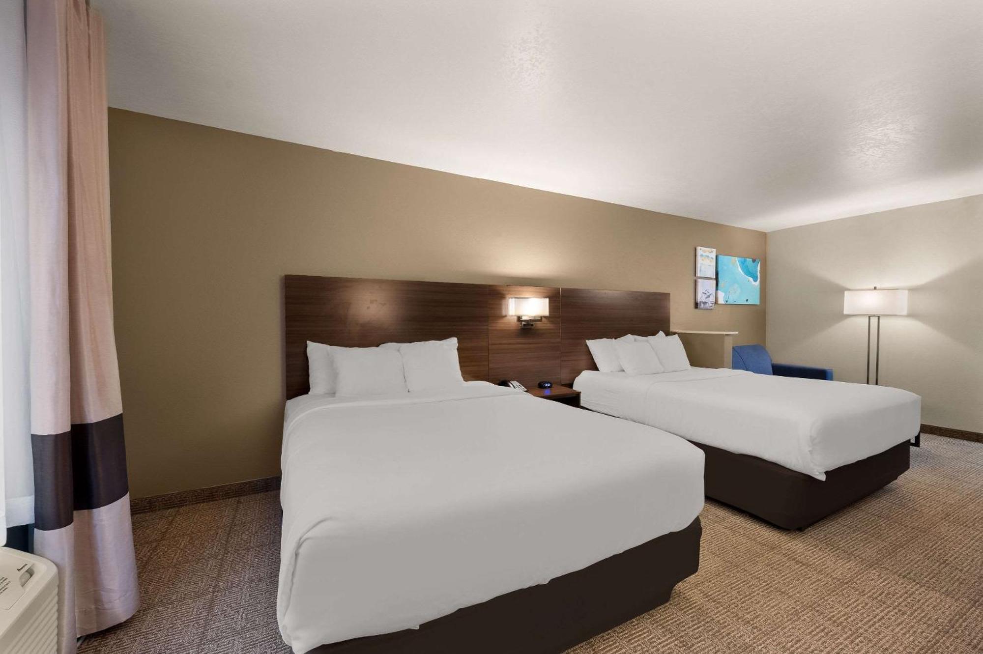 Comfort Inn & Suites Fenton Exterior photo